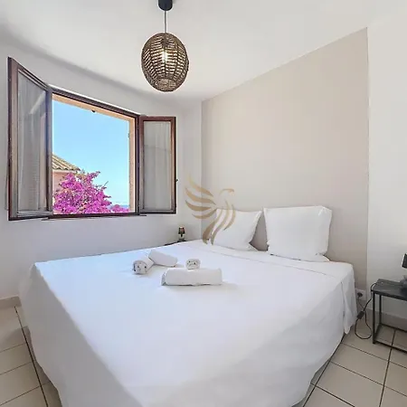 Hébergement de vacances Escapade Carpeaux Maison Familiale Fréjus